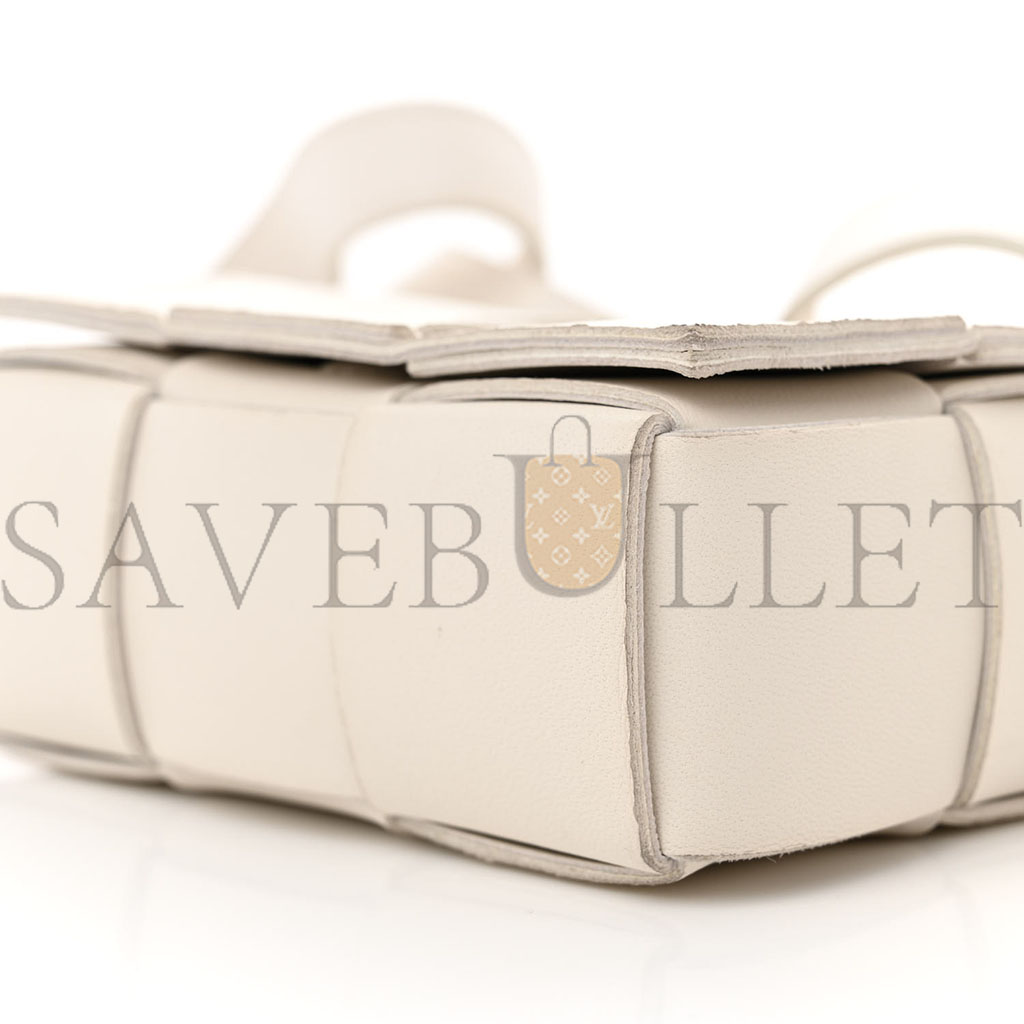 BOTTEGA VENETA LAMBSKIN MAXI INTRECCIATO EXTRA MINI CASSETTE CROSSBODY BAG WHITE (13*9*4cm) BOTTEGA VENETA LAMBSKIN MAXI INTRECCIATO EXTRA MINI CASSETTE CROSSBODY BAG WHITE (13*9*4cm)