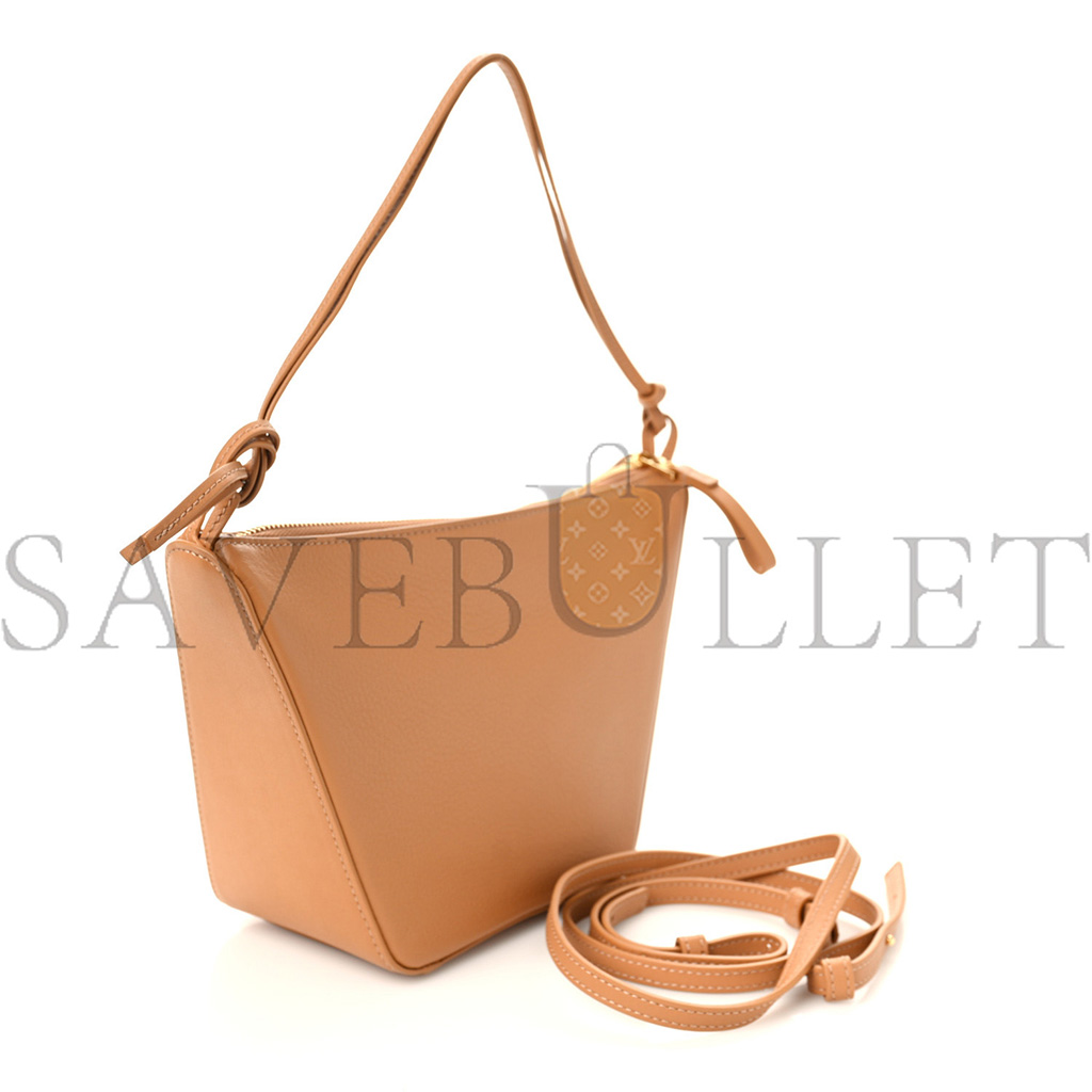 LOEWE CALFSKIN MINI HAMMOCK HOBO WARM DESERT (17*15*10cm) LOEWE CALFSKIN MINI HAMMOCK HOBO WARM DESERT (17*15*10cm)