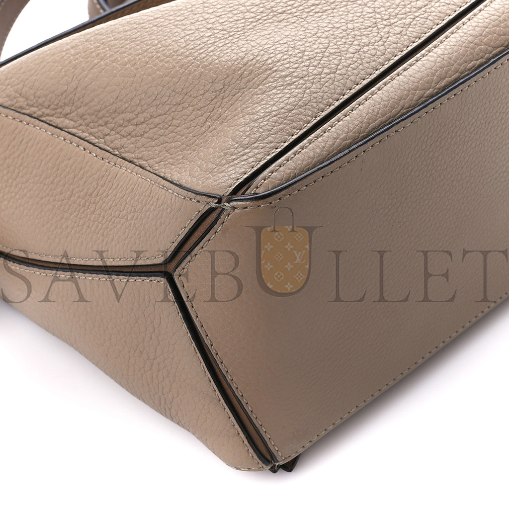 LOEWE GRAINED CALFSKIN SMALL PUZZLE BAG SAND MINK (24*16.5*10.5cm) LOEWE GRAINED CALFSKIN SMALL PUZZLE BAG SAND MINK (24*16.5*10.5cm)
