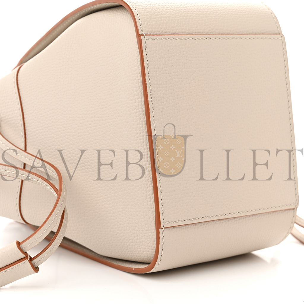 LOEWE PEBBLE GRAIN CALFSKIN MINI HAMMOCK SHOULDER BAG LIGHT GHOST (19*17*11cm) LOEWE PEBBLE GRAIN CALFSKIN MINI HAMMOCK SHOULDER BAG LIGHT GHOST (19*17*11cm)