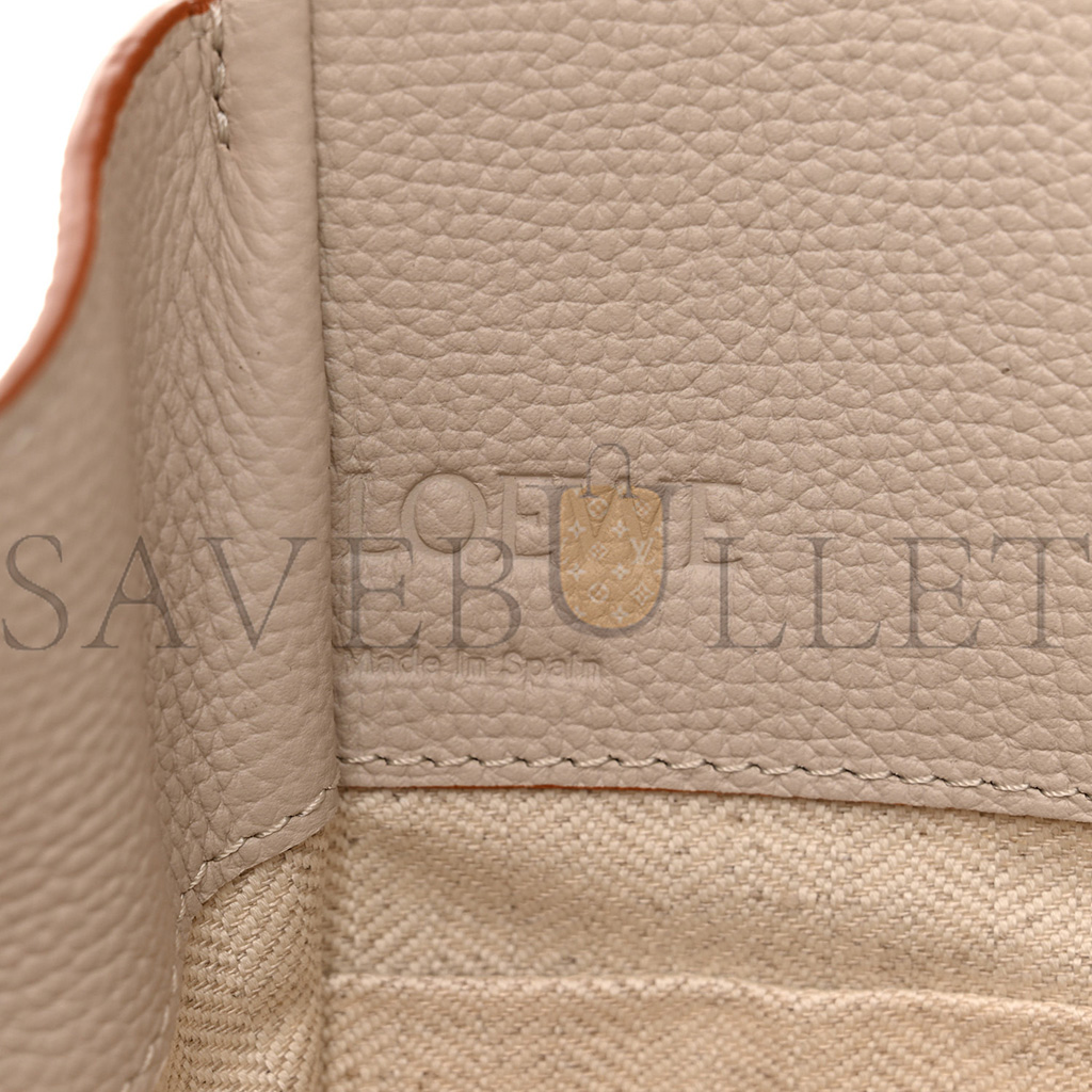 LOEWE PEBBLE GRAIN CALFSKIN MINI HAMMOCK SHOULDER BAG LIGHT GHOST (19*17*11cm) LOEWE PEBBLE GRAIN CALFSKIN MINI HAMMOCK SHOULDER BAG LIGHT GHOST (19*17*11cm)