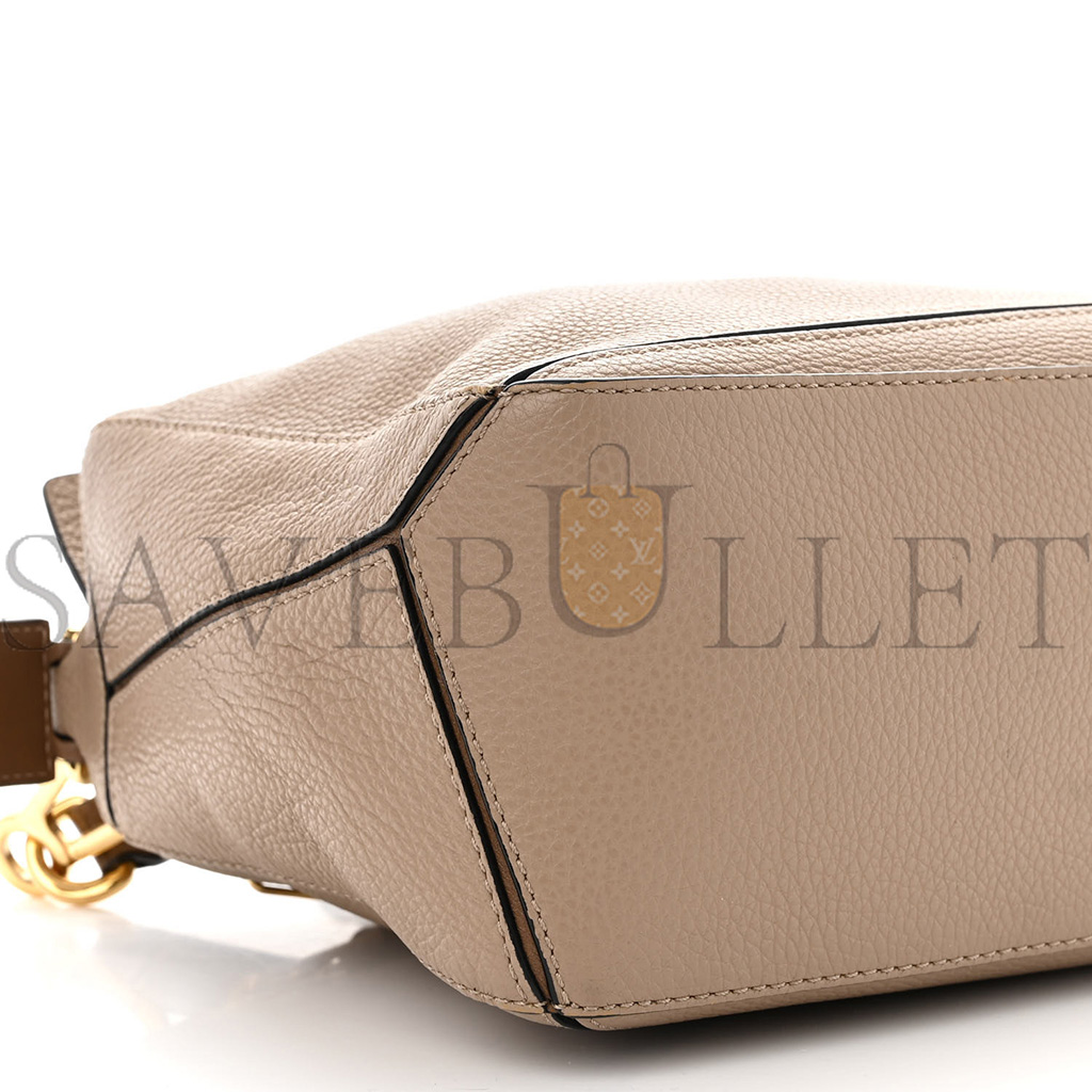 LOEWE GRAINED CALFSKIN SMALL PUZZLE BAG SAND MINK (24*16.5*10.5cm) LOEWE GRAINED CALFSKIN SMALL PUZZLE BAG SAND MINK (24*16.5*10.5cm)