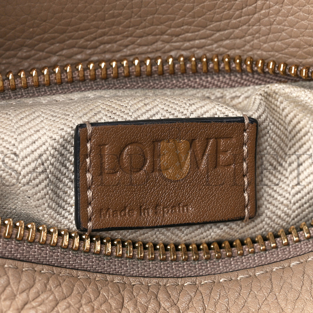 LOEWE GRAINED CALFSKIN SMALL PUZZLE BAG SAND MINK (24*16.5*10.5cm) LOEWE GRAINED CALFSKIN SMALL PUZZLE BAG SAND MINK (24*16.5*10.5cm)